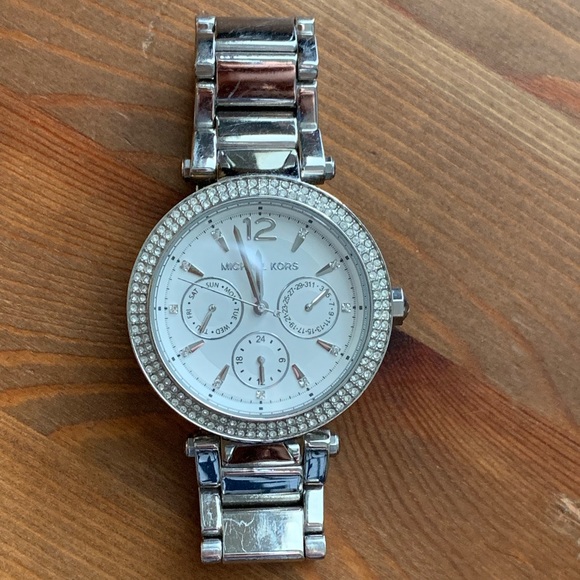 Michael Kors Watch - Picture 2 of 4